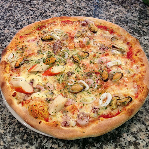 Pizza Frutti di mare of pizza scampi